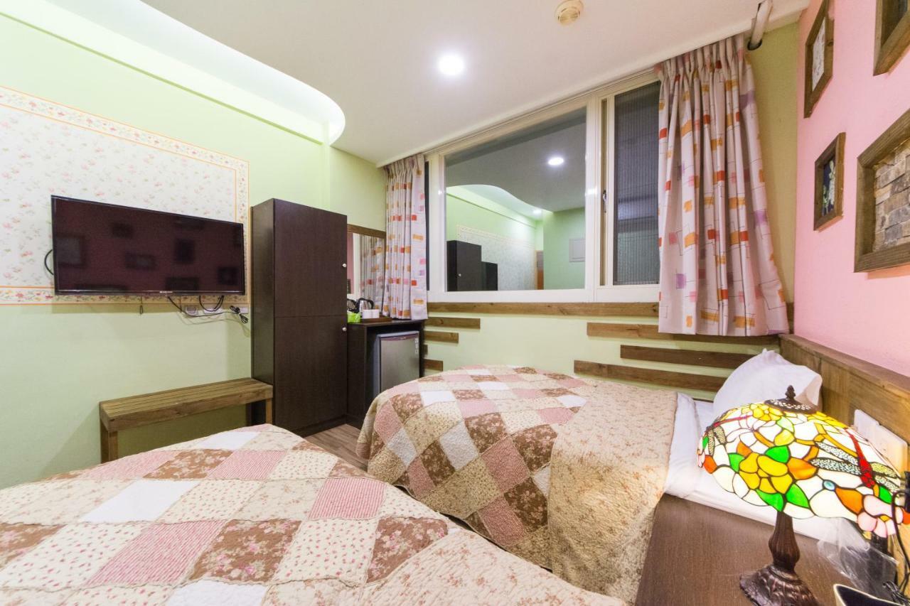 Sunrise Champs Hostel Hualien Kültér fotó